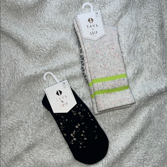 Tavi Grip Sock Set Smalls, NWT - Picture 1 of 7